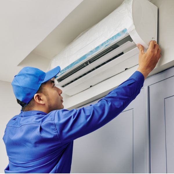 إصلاح أعطال مكيف سبليت بواسطة فني تكييف معتمد في الخبر